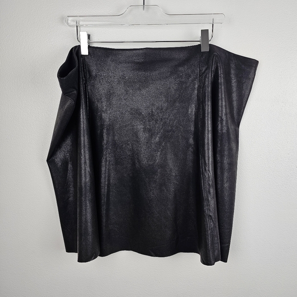 Spanx Black Faux Leather Flouncy Skater Skirt NWT, size 3X - Picture 6 of 9